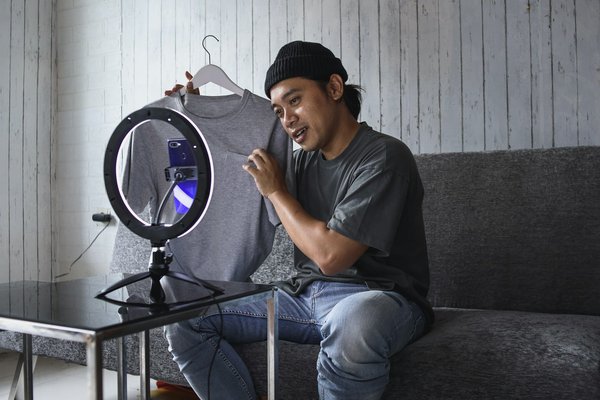 Comment les entreprises de tech peuvent-elles utiliser les publicités YouTube pour expliquer les avantages des produits IoT?